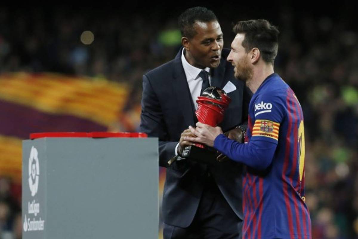 Curiosas: Cariño de Piqué a Griezmann; Antonella con compañía y un intruso en el Camp nou