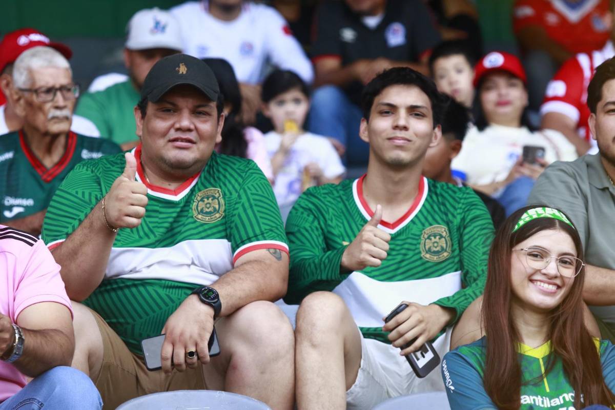 ¿Quién es la de verde? Las hermosas mujeres enamoraron en el Estadio Morazán