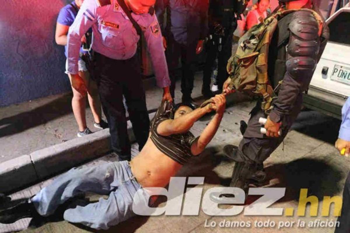 EN FOTOS: Noche de terror en las afueras del Nacional tras derbi Motagua-Olimpia