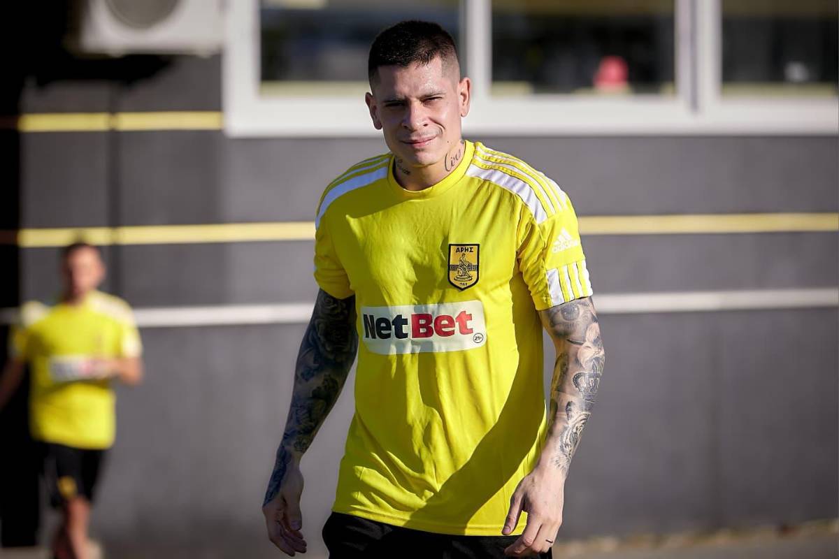 ¡Estadio, comidas y un hermoso puerto del Mar Egeo! Así es la nueva casa del hondureño Luis Palma en Grecia