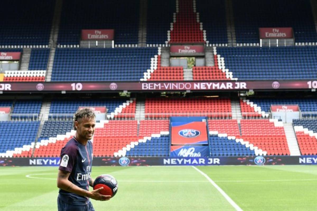 FOTOS: La espectacular presentación del brasileño Neymar en el PSG