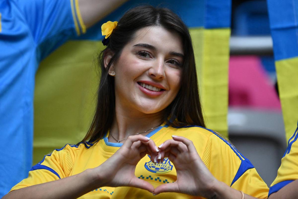 ¡Qué belleza! Las mujeres más guapas de la Eurocopa 2024: sexy fanáticas que enamoran en los estadios