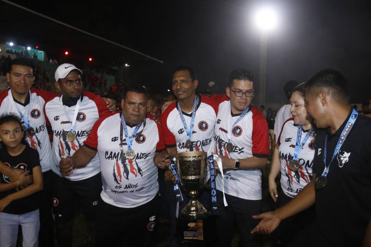 ¡Se adelantó el carnaval en Siguatepeque! Atlético Independiente festejó por todo lo alto su título en la Liga de Ascenso de Honduras