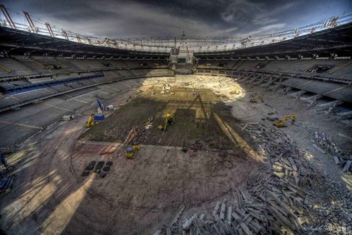 Estadios mundialistas que han sido demolidos y otros están abandonados; dos de Sudáfrica y uno en Brasil