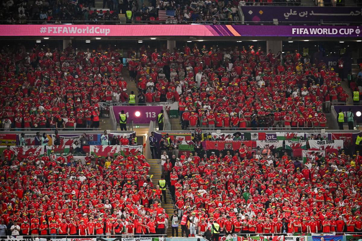 La cara fea del Mundial de Qatar: prohiben ingreso a aficionados portando colores LGBT; lo que pasó en el EUA vs Gales