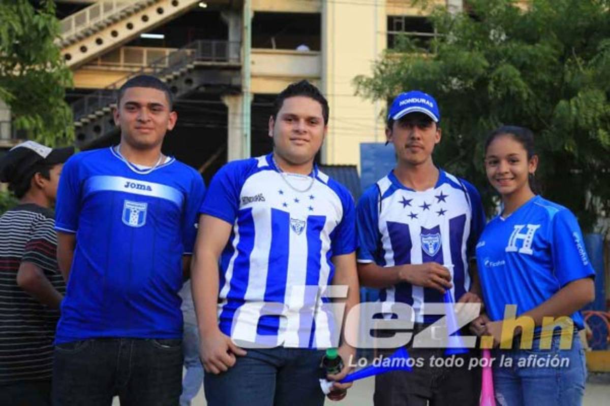 El ambiente en el estadio Olímpico con Honduras-Venezuela