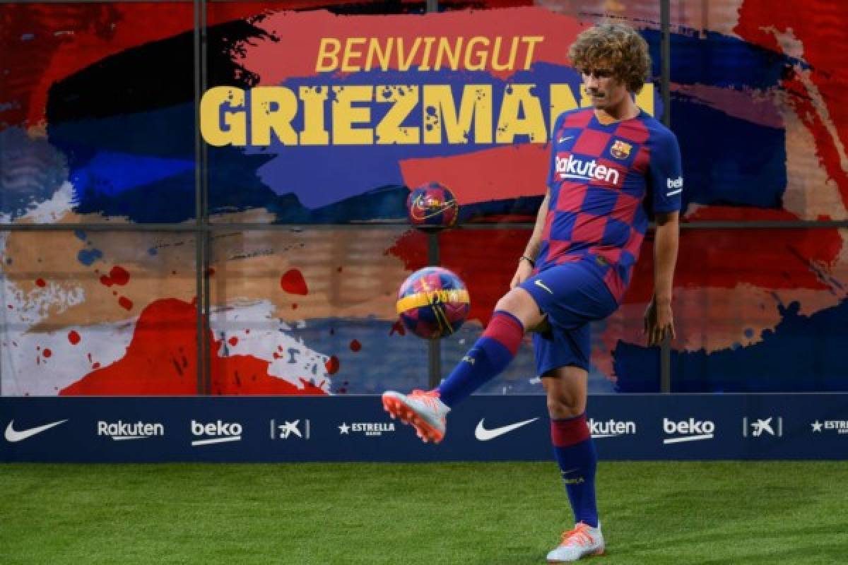 Así fue la presentación de Griezmann en el Camp Nou: Nuevo dorsal y elogios a Messi