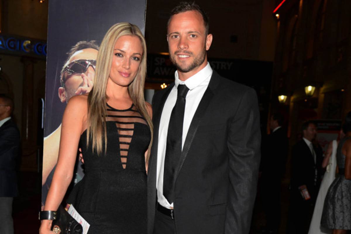 Oscar Pistorius honra su novia un año después de su muerte