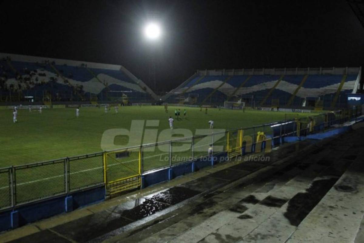 FOTOS: Desolación y oscuridad invaden el estadio Morazán  