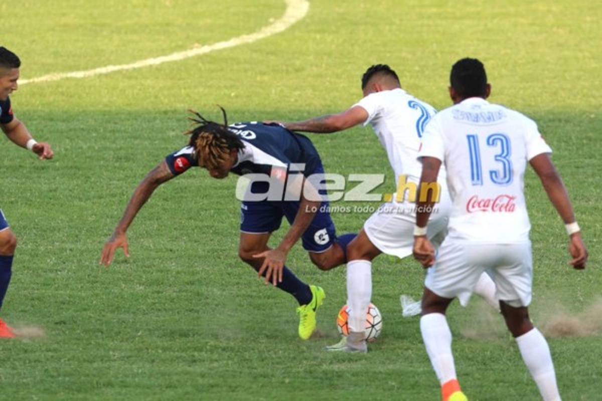 ¡Clásico ardiente! Las imágenes que no mostró la TV del Motagua-Olimpia