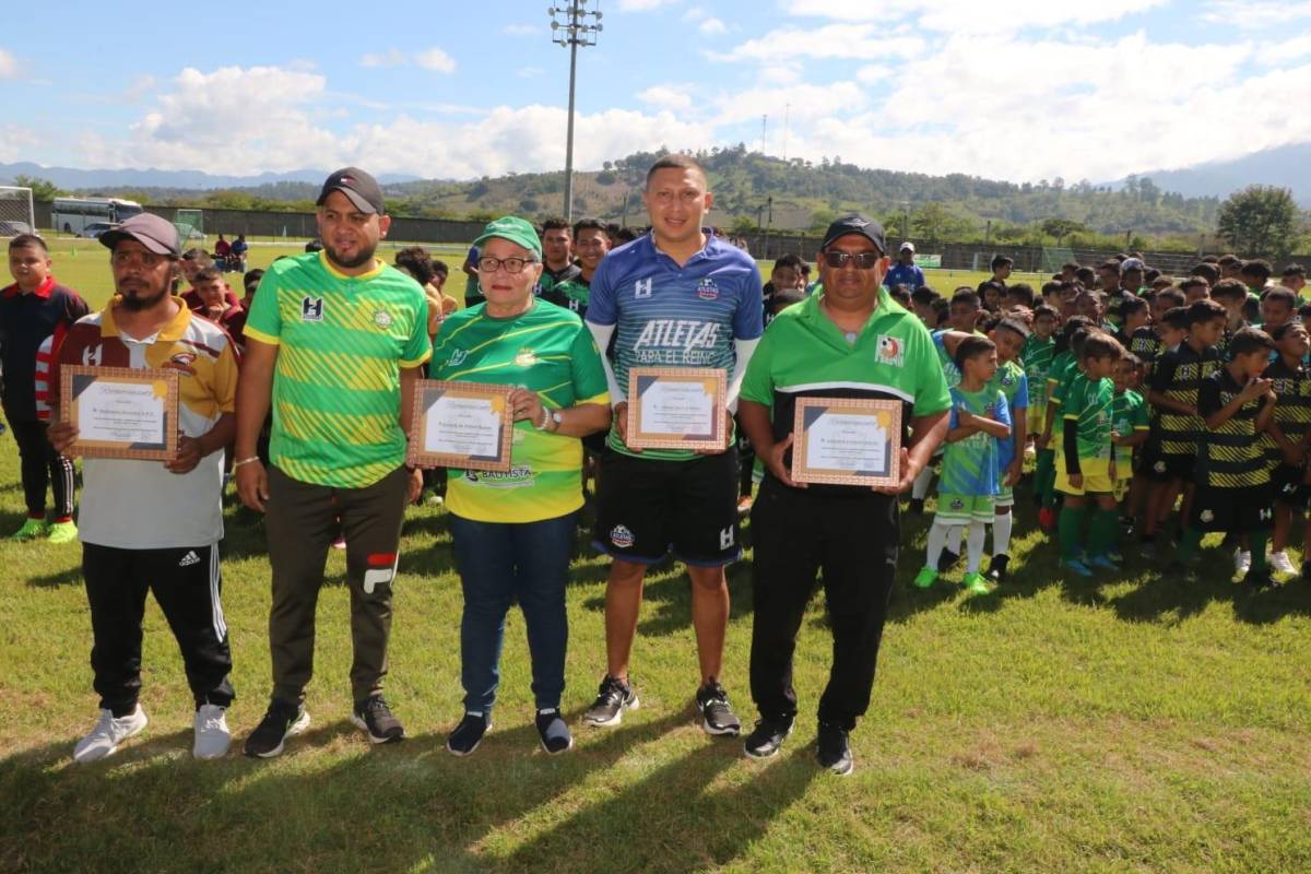 ¡Lluvia de estrellas! Un éxito segundo torneo nacional de Academias de Fútbol en la ciudad de Yoro