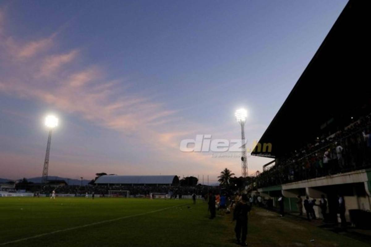 NO VISTE EN TV: La chica del escote, bellezas y ambientazo en el Excélsior