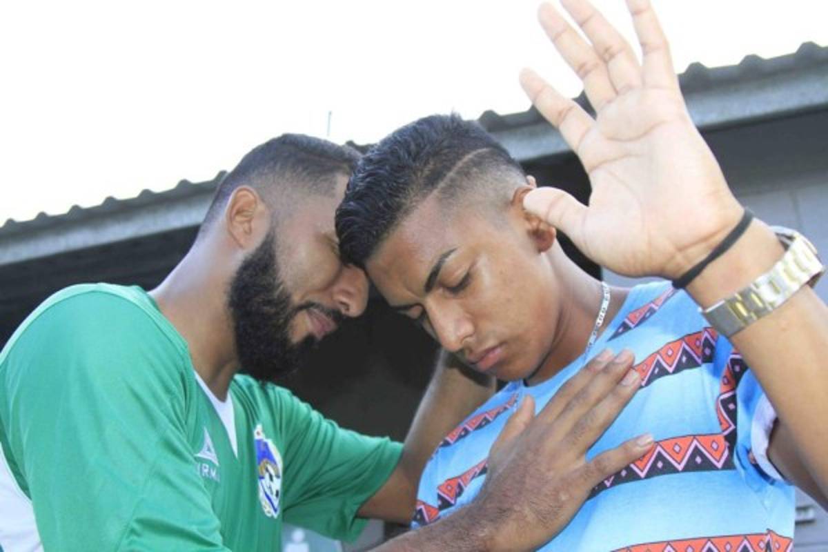 Pastores y sacerdote: Los futbolistas hondureños que entregaron su vida a Dios