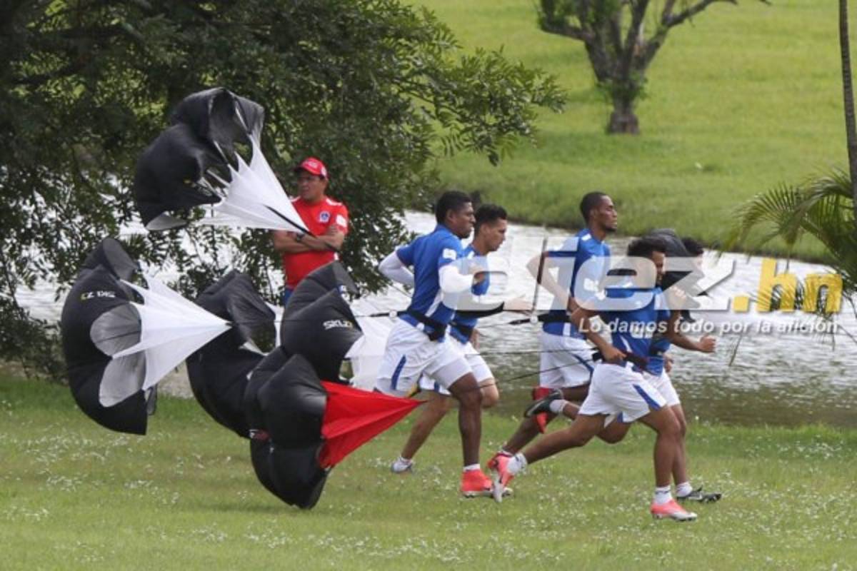 Novedades, sonrisas y mucho trabajo en el entrenamiento de Olimpia   