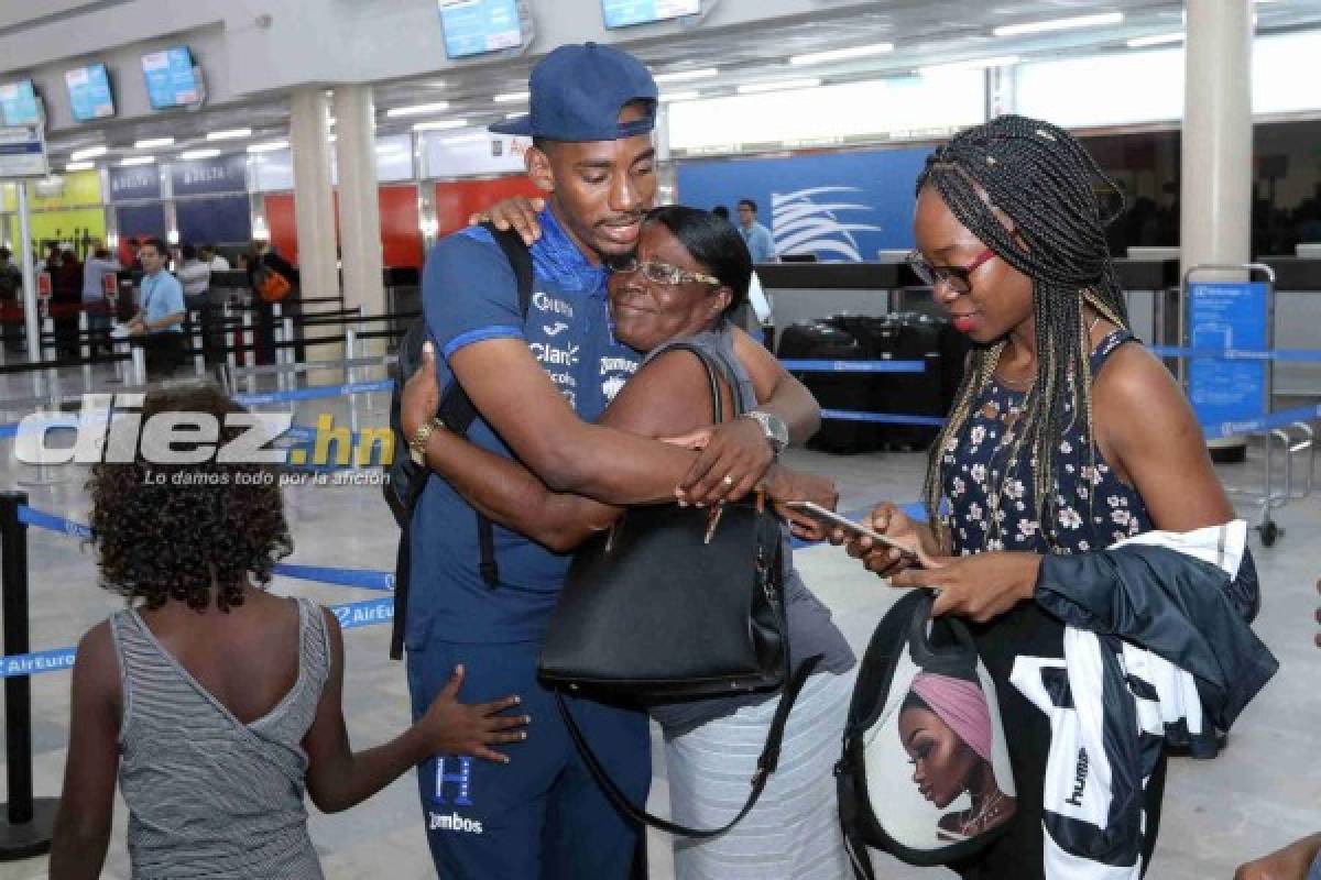 Día de 'selfies' y de la familia Róchez: así fue la salida de la Selección de Honduras