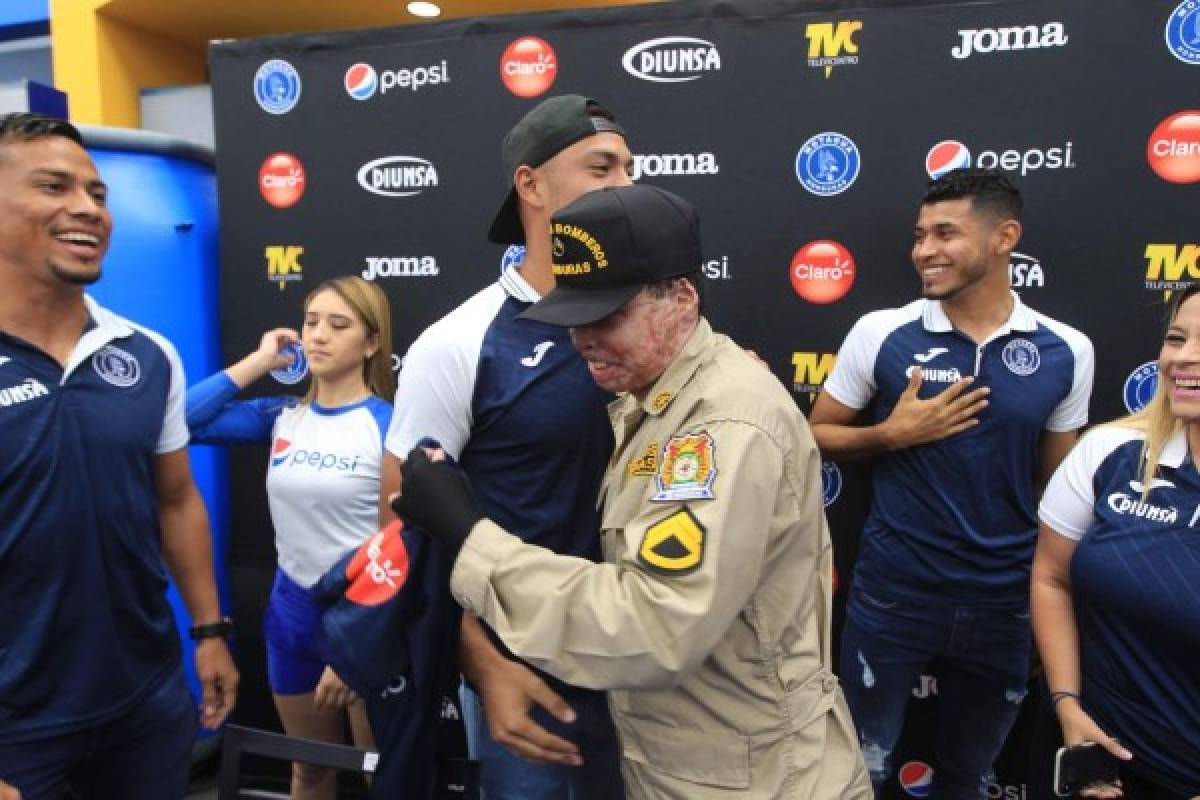 AMBIENTAZO: Eso puso Motagua en la firma de autógrafos previo a la final ante Olimpia