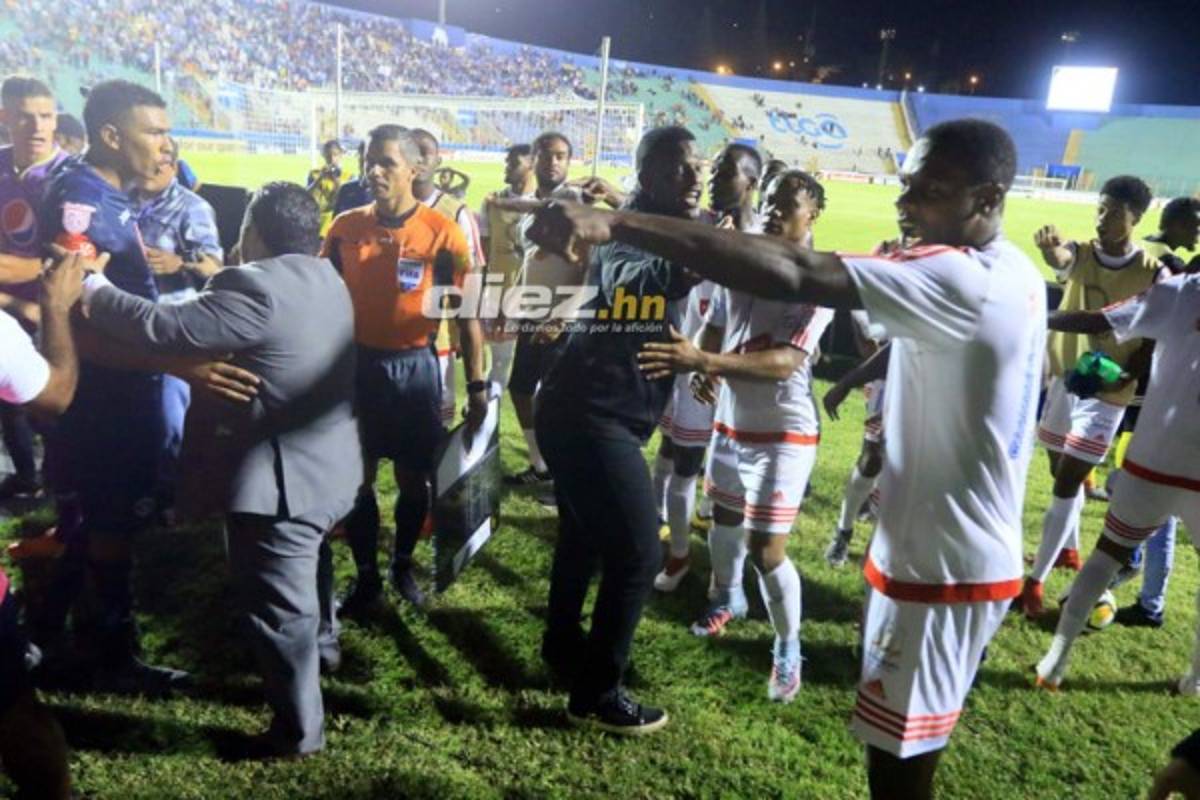 NO VISTE EN TV: La bronca entre jugadores de Motagua y Portmore United