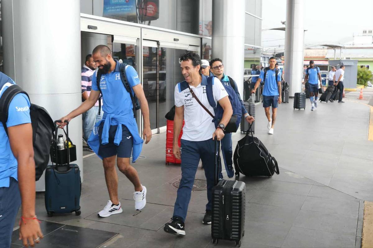 Entre risas y seriedad: así llegó Honduras a Tegucigalpa tras el empate ante Costa Rica y que ahora solo se concentra en Haití