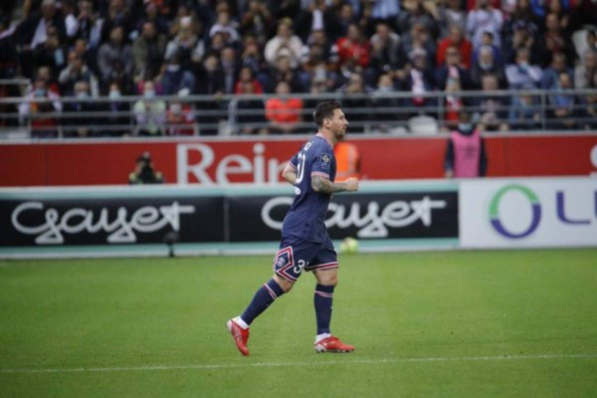 Así fue el debut de Messi con PSG: Rival le pide una foto, invitado de lujo y ¿Mbappé se despidió?