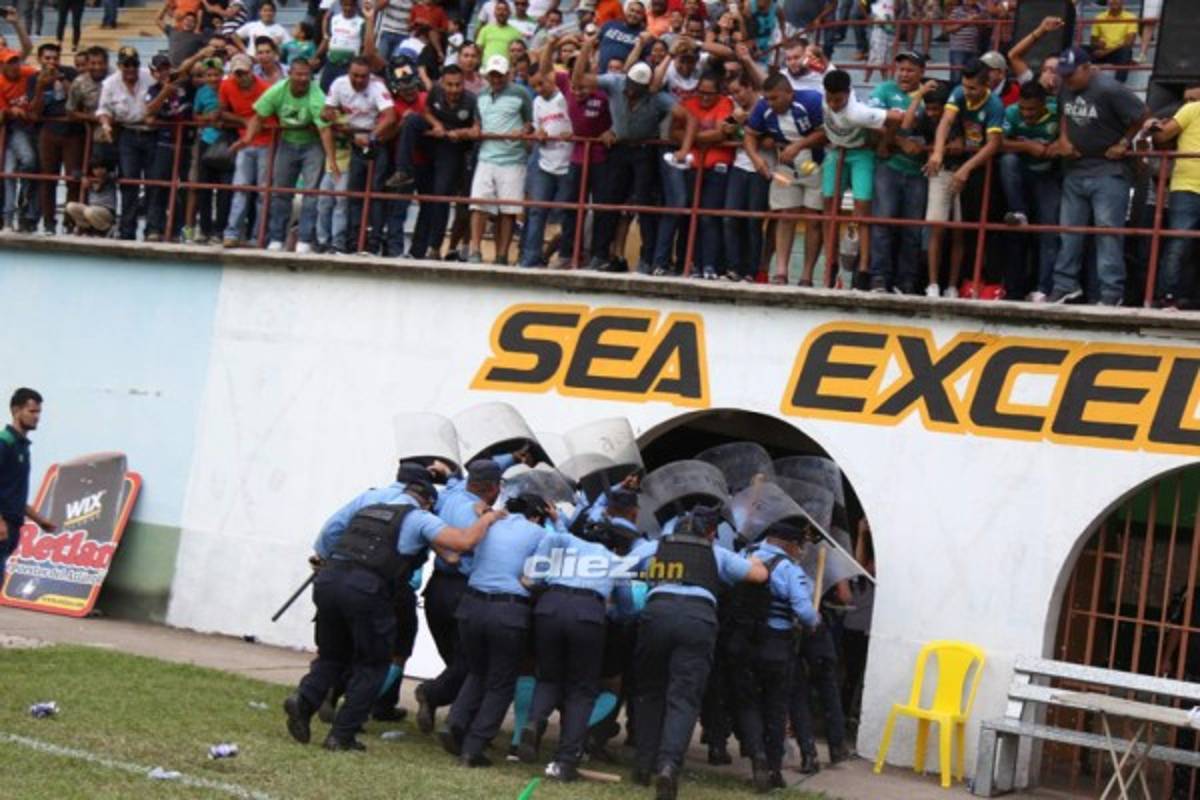 NO VISTE EN TV: Pasillo, pelea de kinesiólgos y el mensaje de Erick Andino