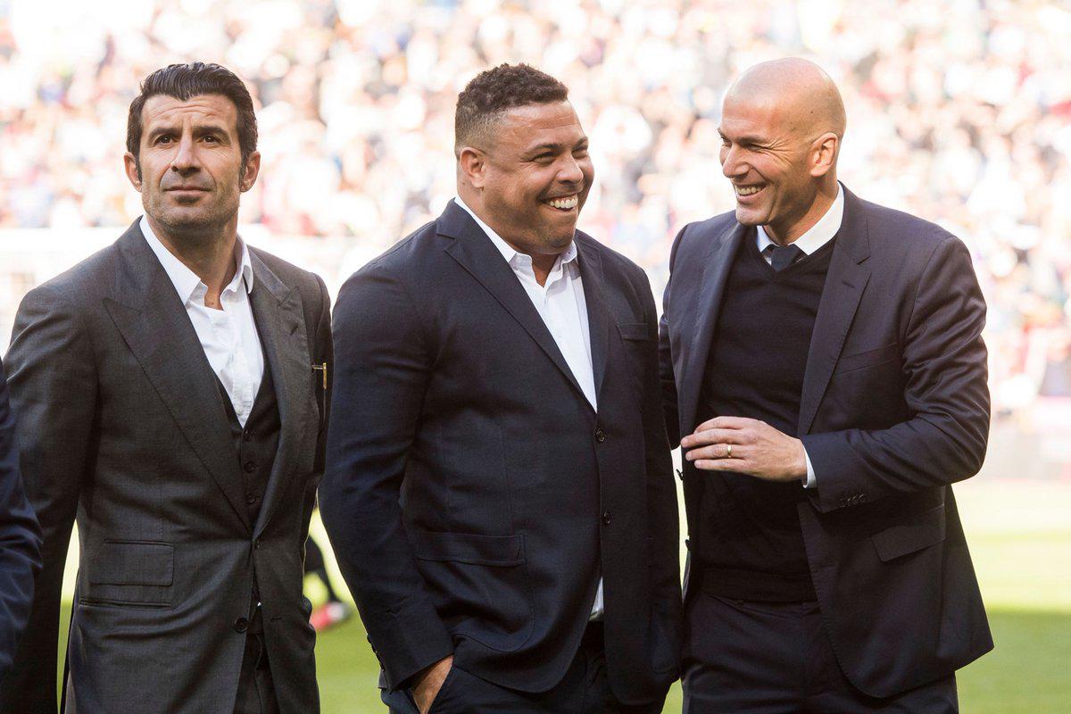 Ronaldo compartiendo con Zidane y Luis Figo en el Santiago Bernabéu.