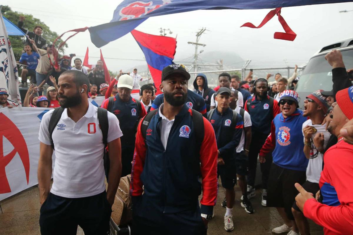 Imágenes: Así le reclamó la Ultra Fiel al Olimpia, los encerraron ¿Cuál fue la reacción de Eduardo Espinel?