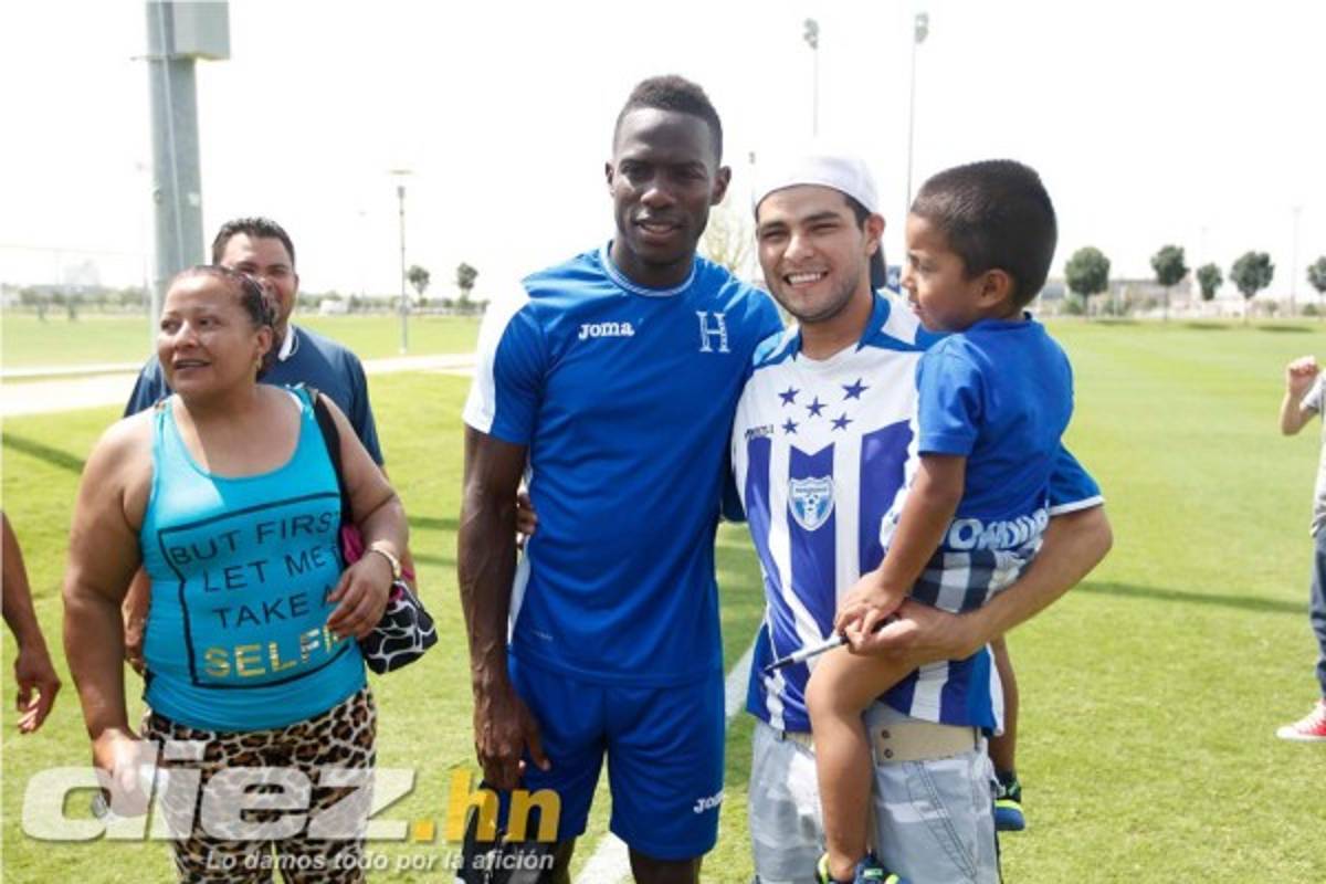 Selección hondureña recibe el apoyo de su afición en Dallas pervio debut en la Copa Oro