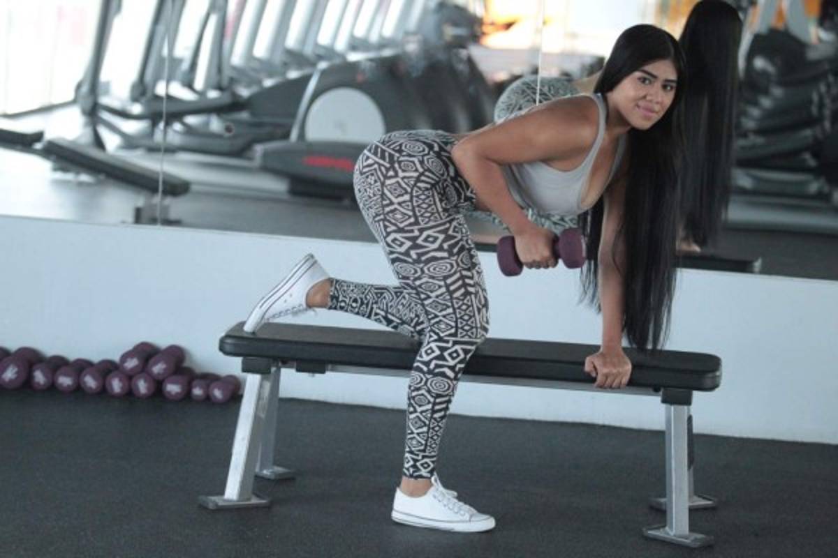 Ella es Alejandra Deras, la bella catracha que haría una locura por Ronaldinho