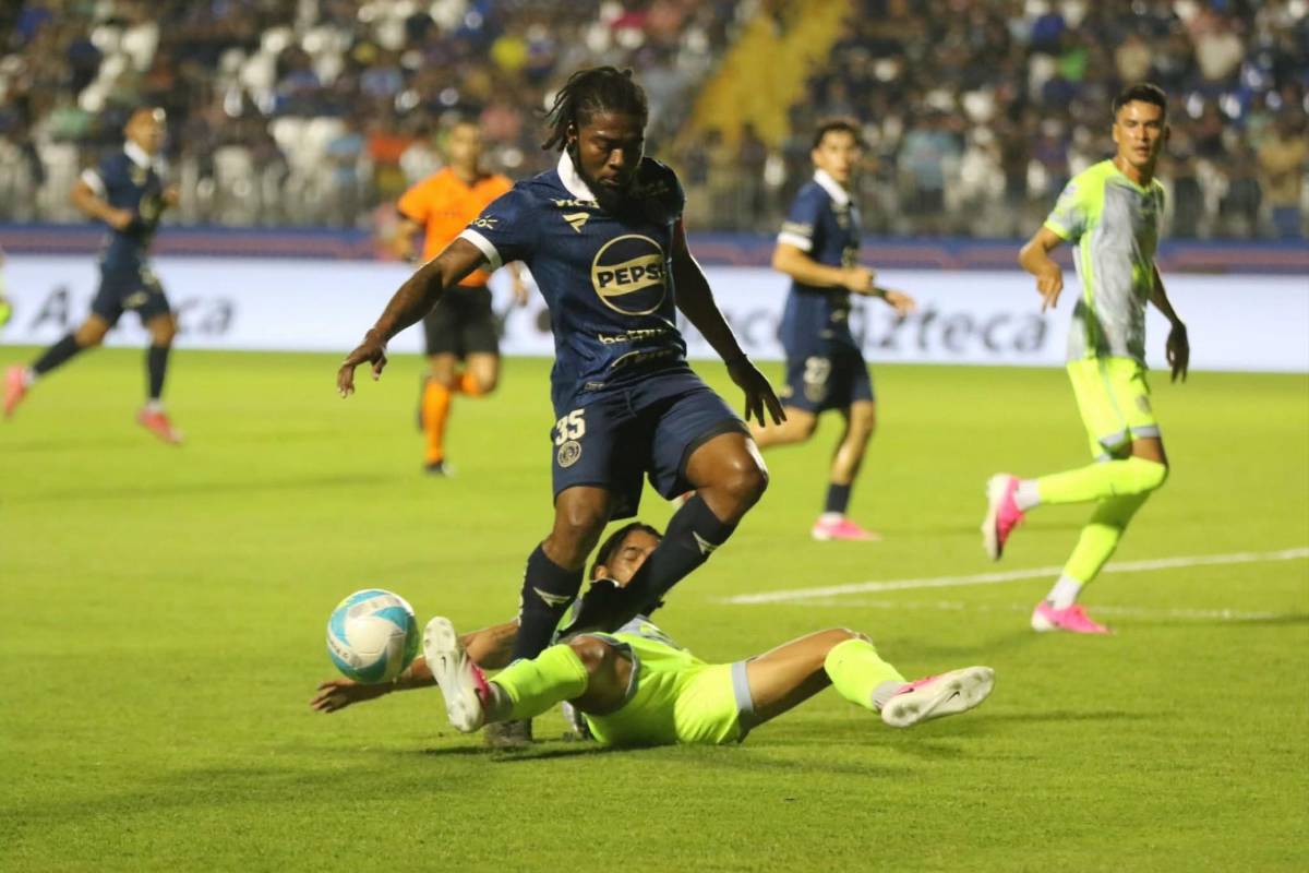 Motagua festeja con remontada, bellas chicas y así llegó Emilio  con Virgnia