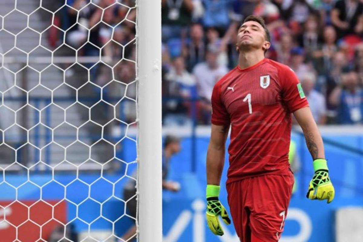 NO SE VIO EN TV: Luis Suárez intimidó a Mbappé y la triste imagen de Tabárez