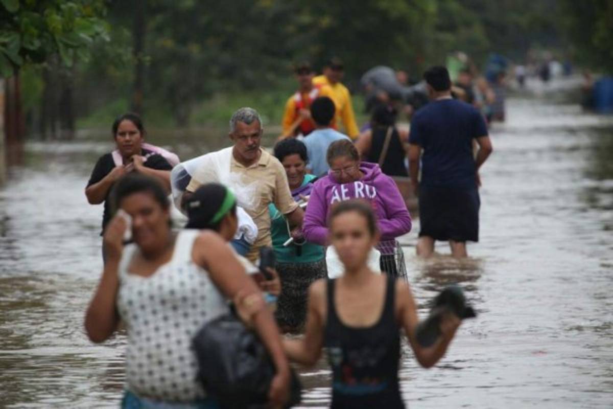 Las desgarradoras imágenes que ha dejado las inundaciones en Honduras