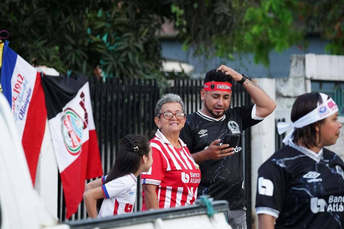 ¿Quién es la chelita tiktokera que resalta en el Choloma vs Olimpia? La ciudad de las maquilas recibe a lo grande al bicampeón