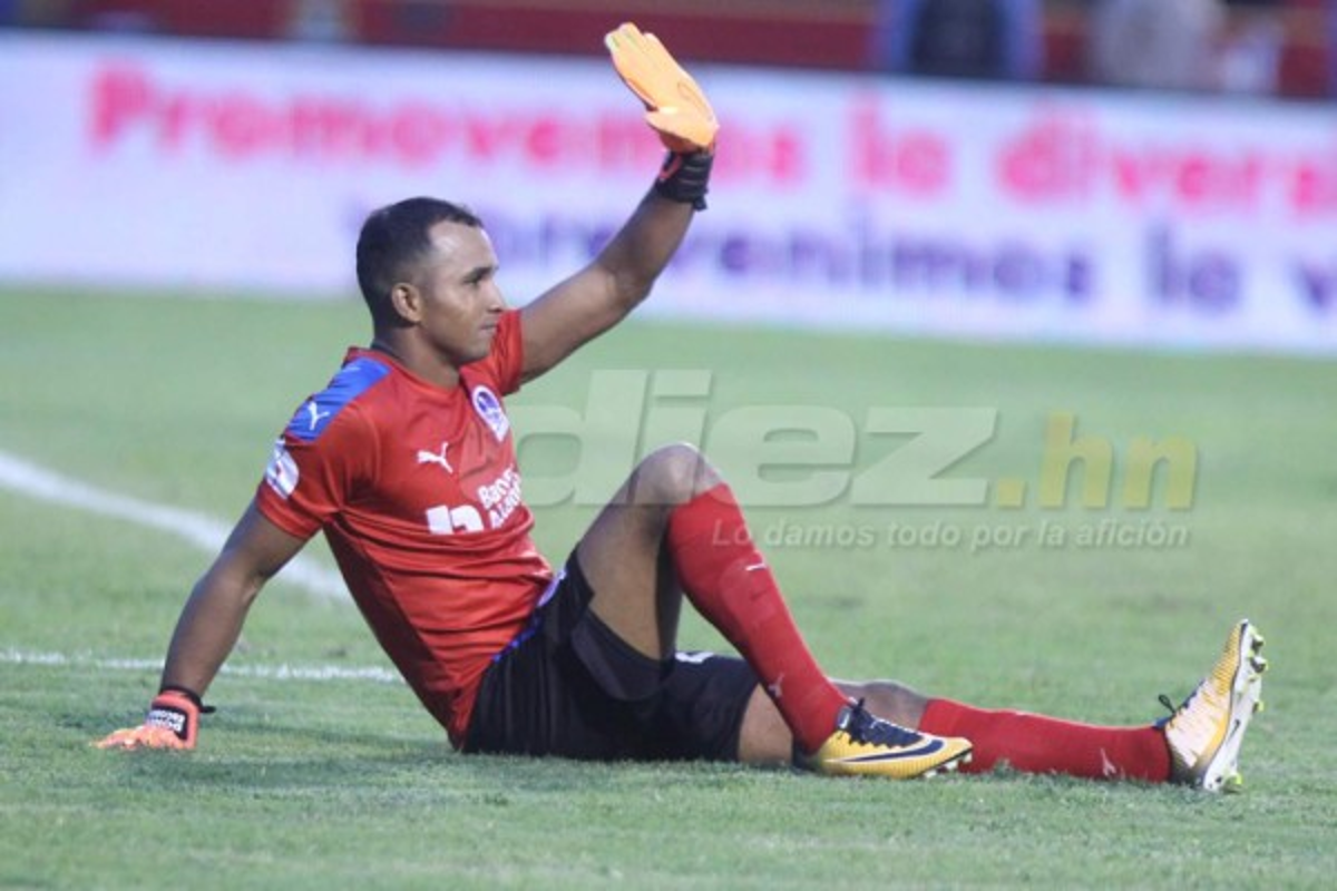 NO VISTE EN TV: ¿Para quién fue? El obsceno gesto de Costly y el reclamo de Claros