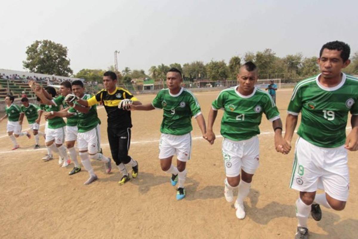 Barcelona, Milan, Juventus... Clubes hondureños que han improvisado con uniformes de otros equipos