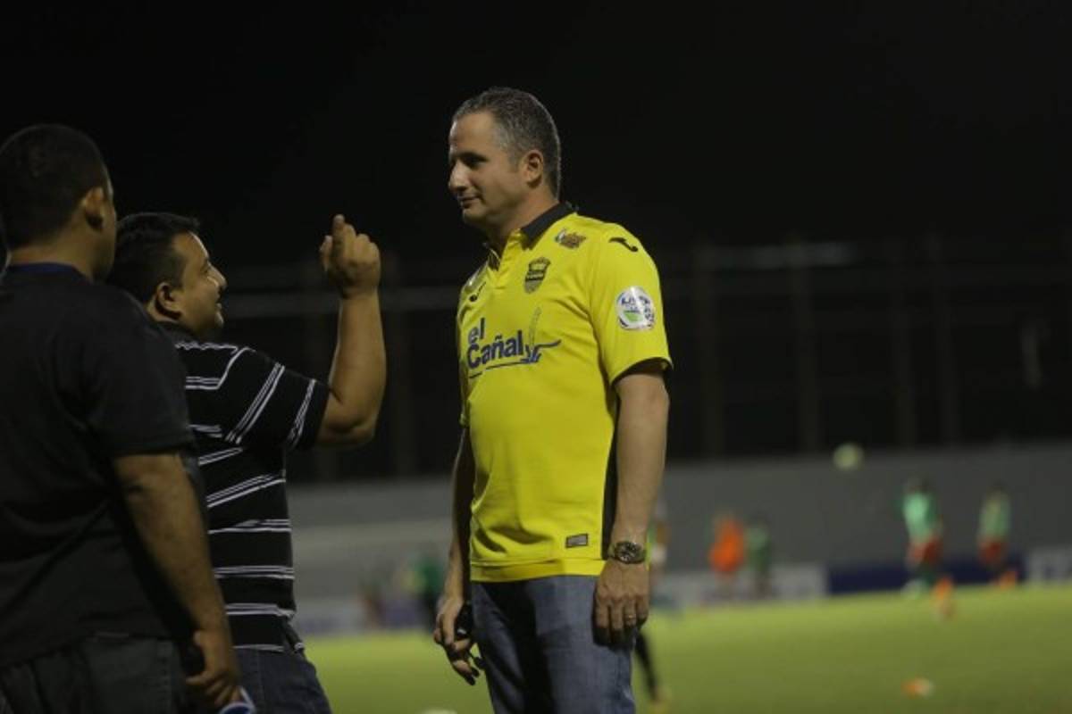 NO SE VIO: Piedras, empujones y trifulca de jugadores en el clásico copero