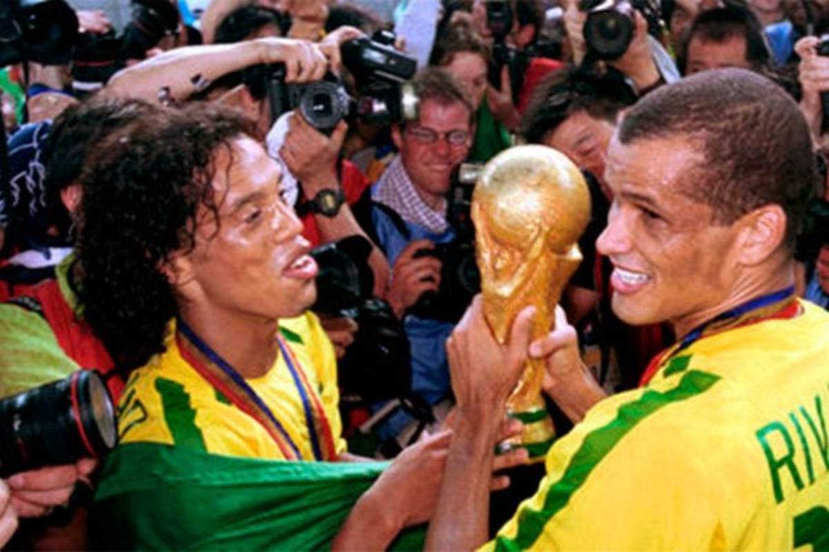 La trayectoria de Ronaldinho en imágenes