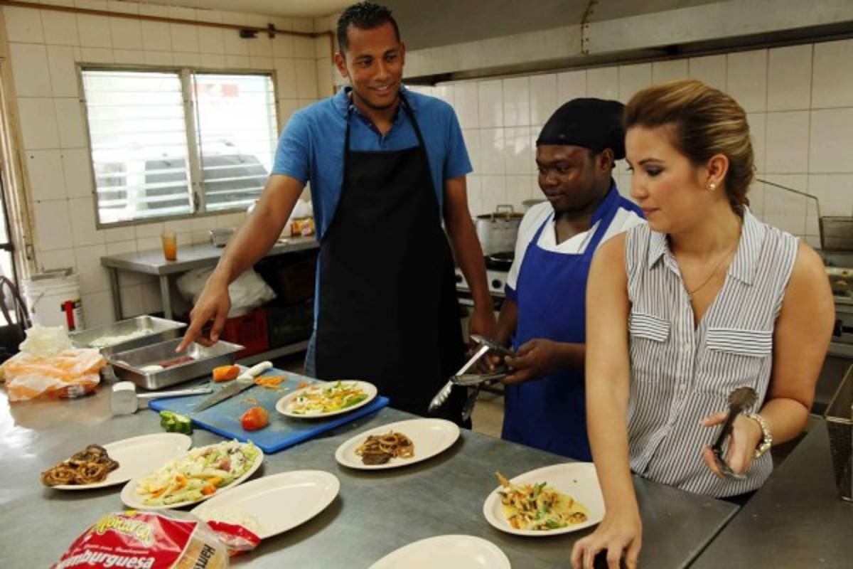 Rafael Zúniga, de brillar en el arco de Marathón a atreverse a ser cocinero profesional