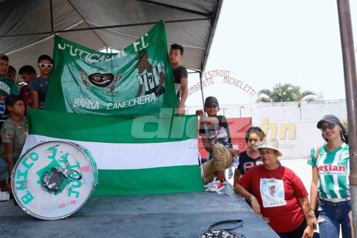 ¡Ambientazo! Progeseños y olanchanos viven una fiesta en el Humberto Micheletti