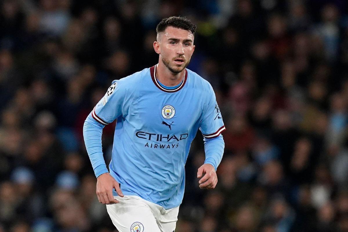 Aymeric Laporte ya no cuenta para Guardiola y espera salir rumbo al Barcelona en verano.