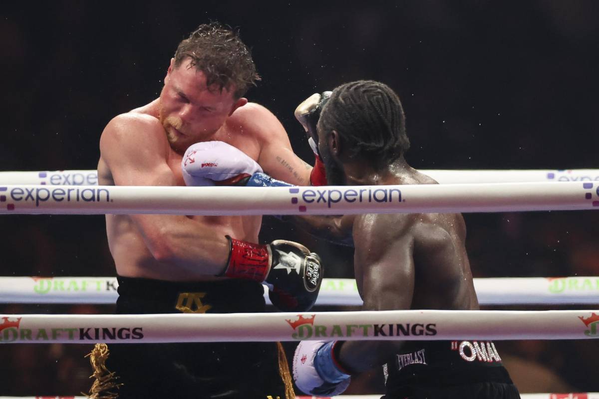 'Canelo' Álvarez fue humillado en Las Vegas, las celebridades presentes y, ¿por qué Crawford devolvió los cinturones?