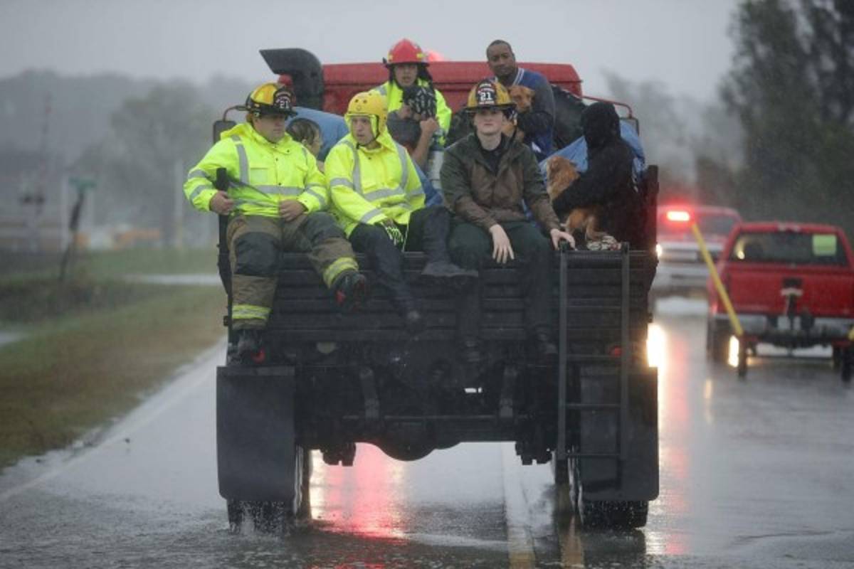 EN FOTOS: Huracán Florence ya golpeó con fuerza la costa este de Estados Unidos