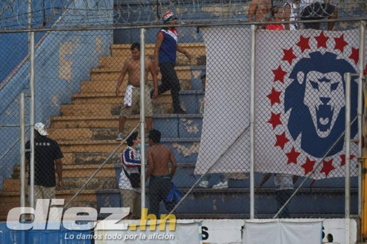 Lo que no se vio en TV: Los disturbios en el Olimpia-Vida, bellas mujeres y estadios llenos