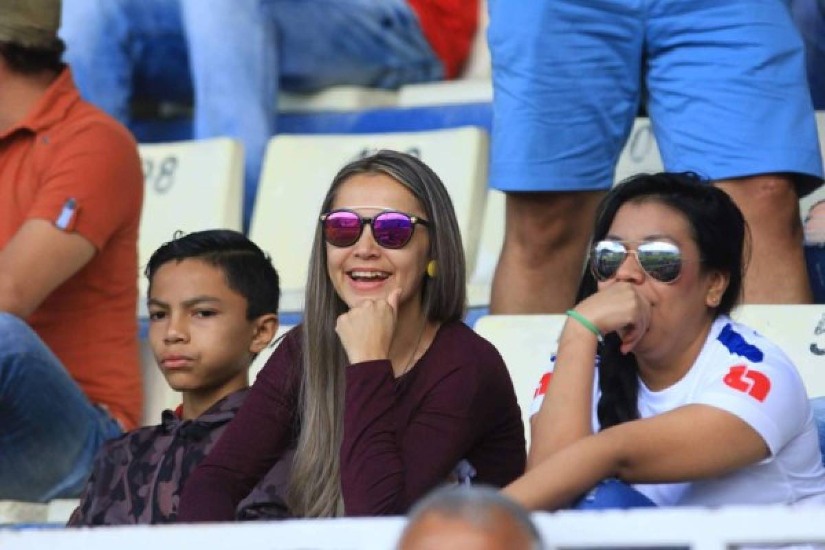 ¡Las bellezas que llegaron a ver el clásico Olimpia-Motagua!