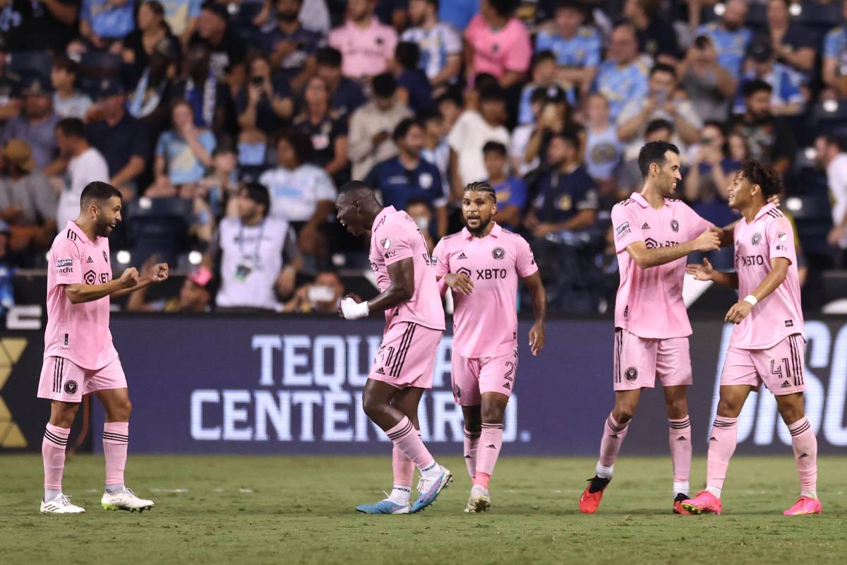 Las históricas fotos del hondureño David Ruiz celebrando junto a Messi, Alba y Busquets en Inter Miami