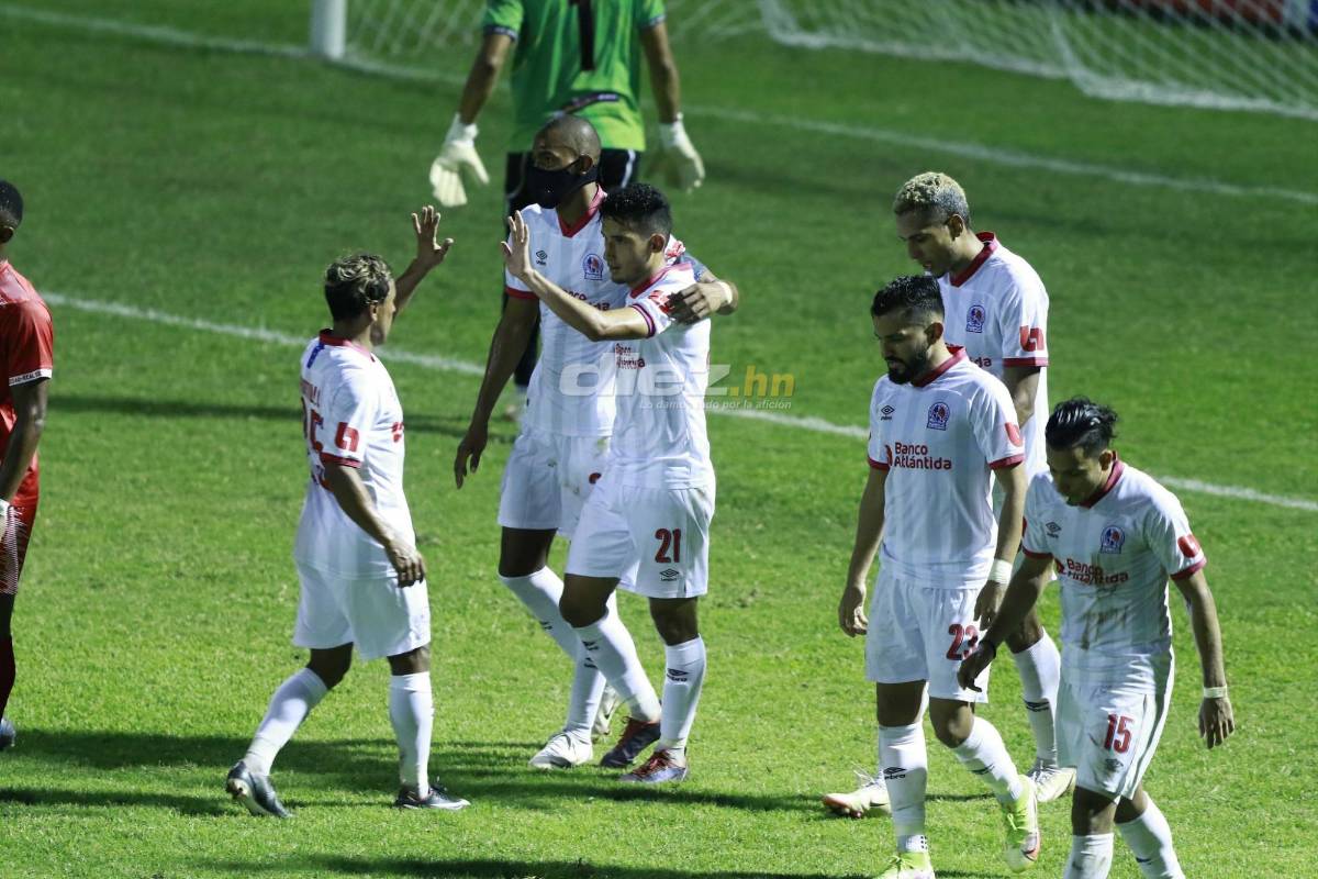 Las imágenes de la Jornada 1: Los reclamos de Diego Vázquez, el saludo de Lavallén y la alegría en La Ceiba