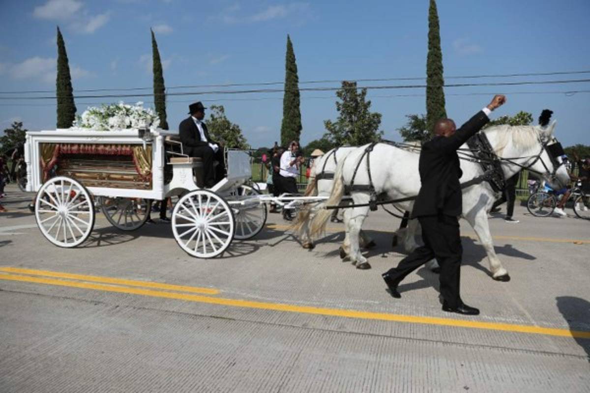 Las dolorosas imágenes del funeral de George Floyd: su último adiós y será enterrado al lado de su madre
