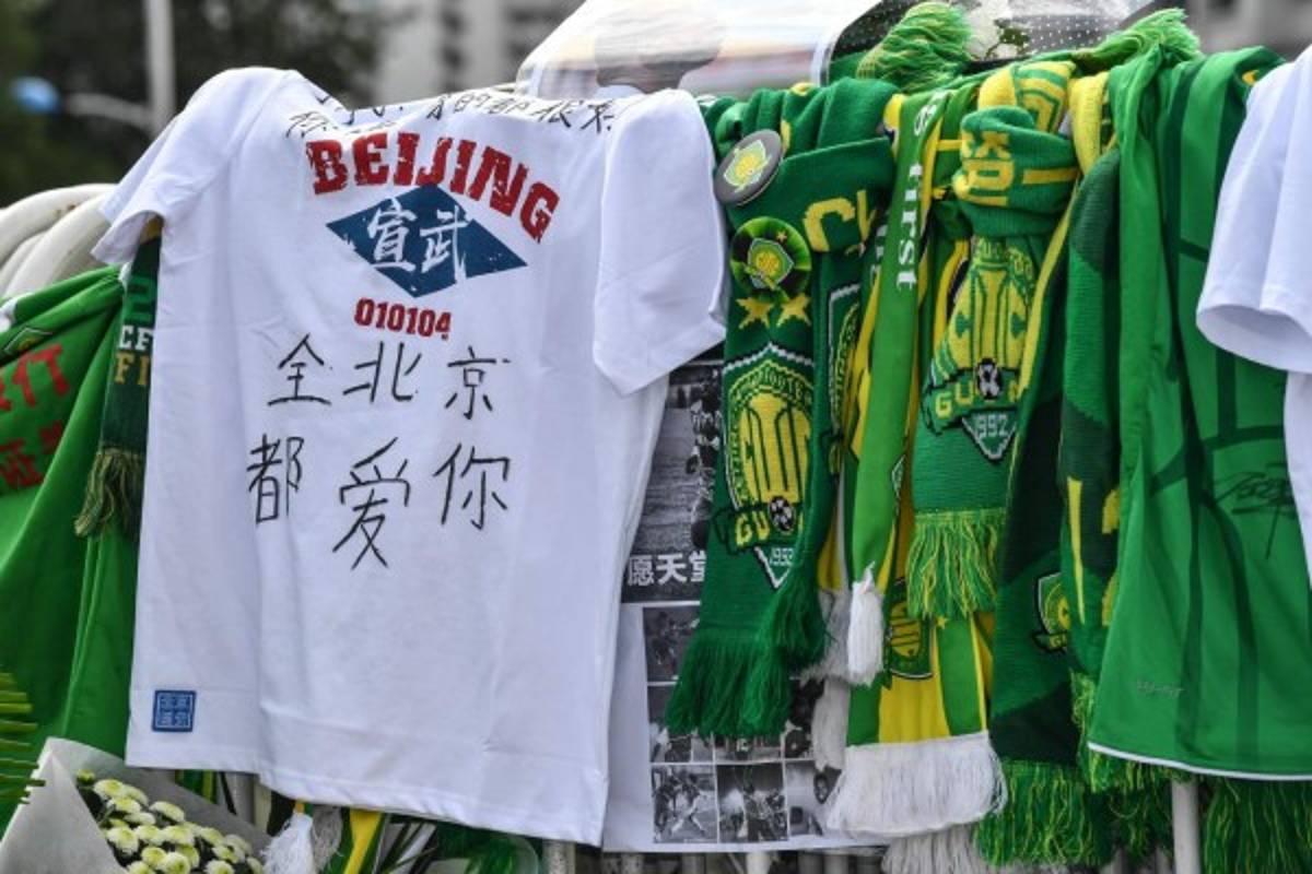 Beijing Guoan llora al 'Pery' Martínez y le honra con bonito altar en las afueras de su estadio