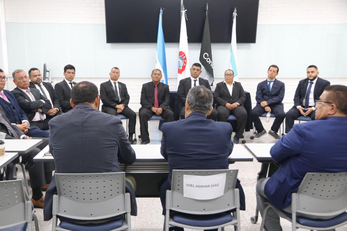 Delegación de UEFA y Concacaf llega a Honduras y establece alianza con la Federación de Fútbol para capacitar entrenadores