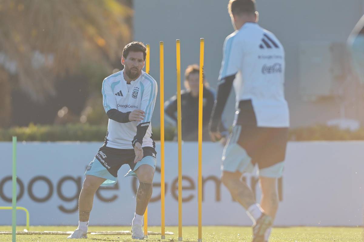 Messi entrenó por última vez con Argentina: dos invitados especiales