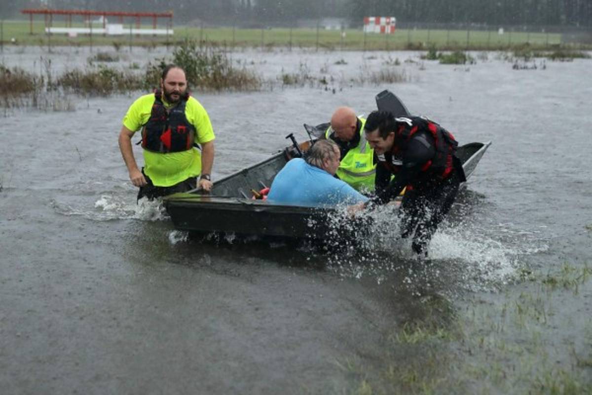 EN FOTOS: Huracán Florence ya golpeó con fuerza la costa este de Estados Unidos